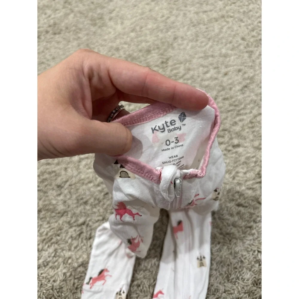Kyte baby unicorn print 0–3 months bamboo zippy pajamas